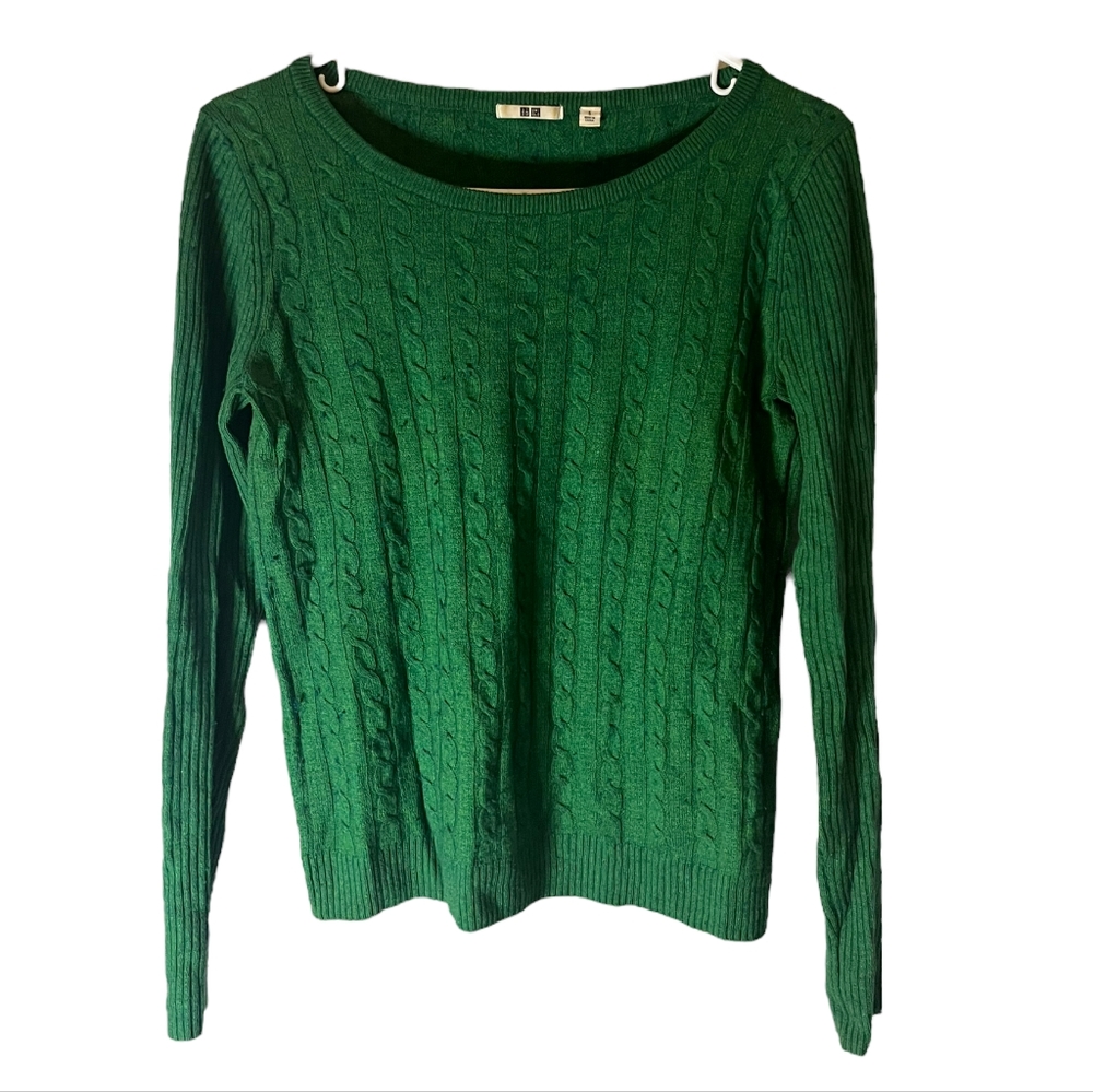 green uniqlo sweater